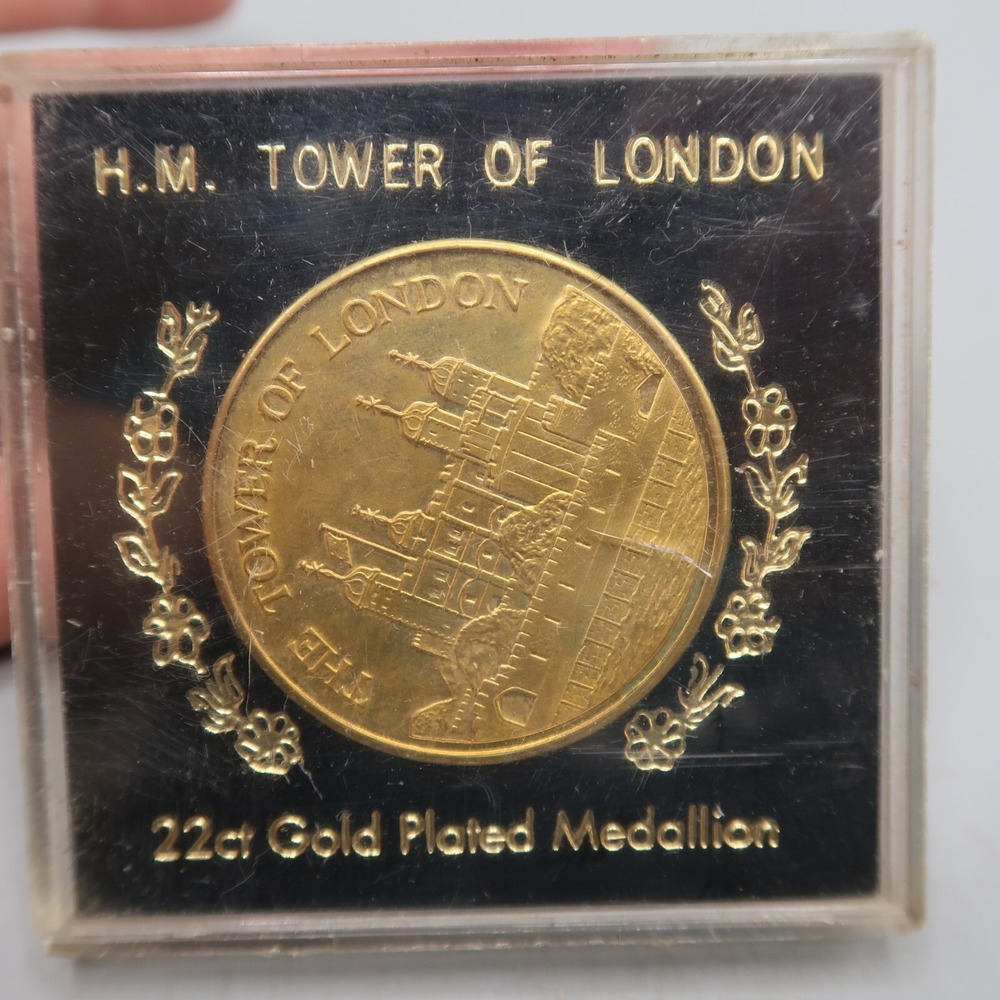 Large Vintage H.M. Tower Of‎ London Medallion Gold Plated Coin